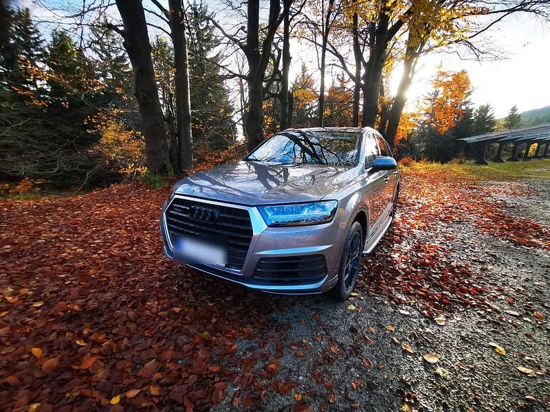 Gebraucht Audi Q7 Comfort 333 PS (244 kW) 2018 Grau SUV