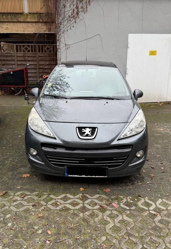 Grau Gebraucht 2010 Peugeot 207 Kleinwagen | 900 € (Fairer Preis) - Bild 1/4