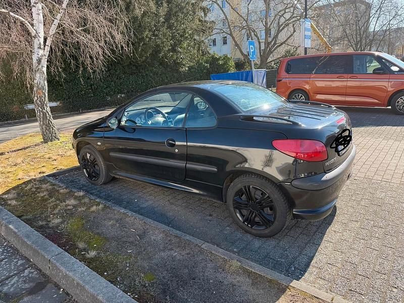 Gebraucht Peugeot 206 CC 109 PS (80 kW) 2003 Schwarz Cabrio