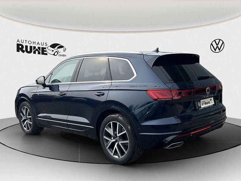 Gebraucht VW Touareg R-line 286 PS (210 kW) 2023 Meloe blue kristalleffekt SUV