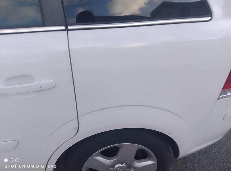 Gebraucht Opel Zafira Design Edition 110 PS (80 kW) 2011 Van / Kleinbus
