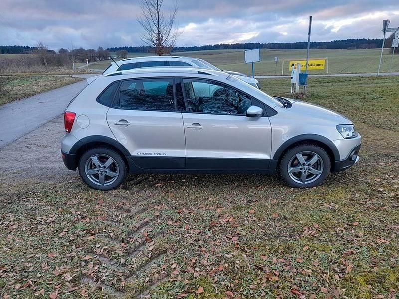 Beige Gebraucht 2011 VW Polo Cross Kleinwagen | 6.800 € (Guter Preis) - Bild 1/4