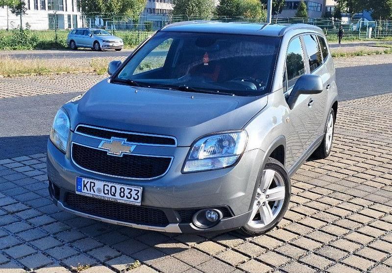 Grau Gebraucht 2011 Chevrolet Orlando LTZ Van / Kleinbus | 4.000 € (Guter Preis) - Bild 1/4