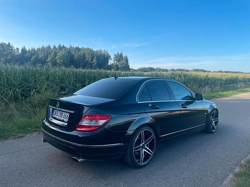 Gebraucht Mercedes C320 224 PS (164 kW) 2008 Schwarz Limousine
