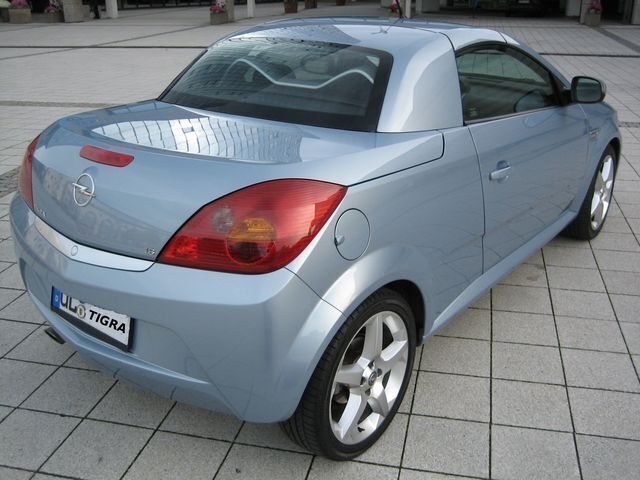 Gebraucht Opel Tigra Cosmo 125 PS (91 kW) 2005 Blau metallic Cabrio