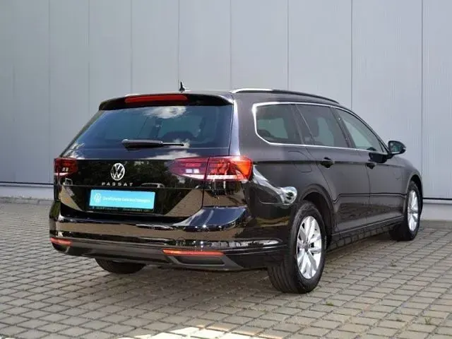 Gebraucht VW Passat Business 150 PS (110 kW) 2022 Deep black perleffekt (metallic) Kombi