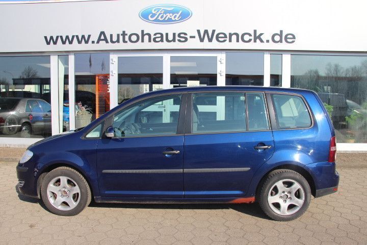 Blau Gebraucht 2009 VW Touran Conceptline Van / Kleinbus | 1.370 € (Superpreis) - Bild 1/4