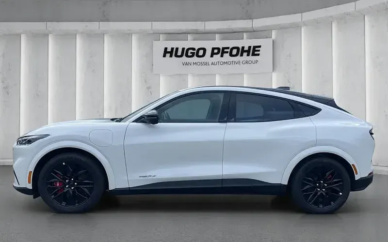 Usata Ford Mustang Mach-E Extended Range 202 kW (276 CV) 2025 Bianco SUV