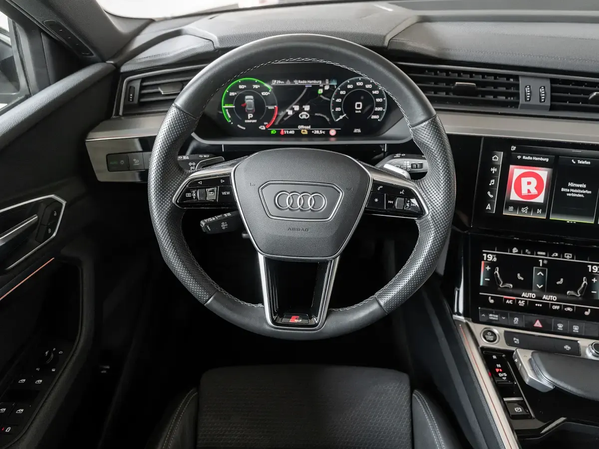 Gebraucht Audi e-tron Advanced Plus 230 kW (313 PS) 2022 Schwarz SUV