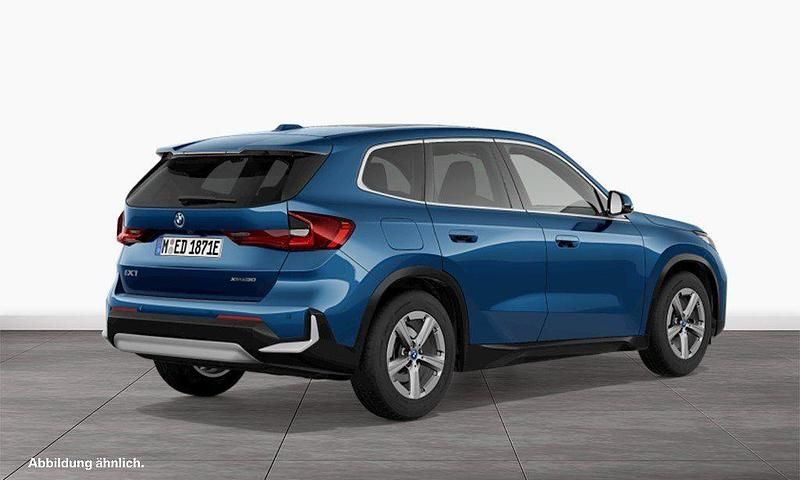 Gebraucht BMW iX1 Performance 200 kW (272 PS) 2023 Blau SUV