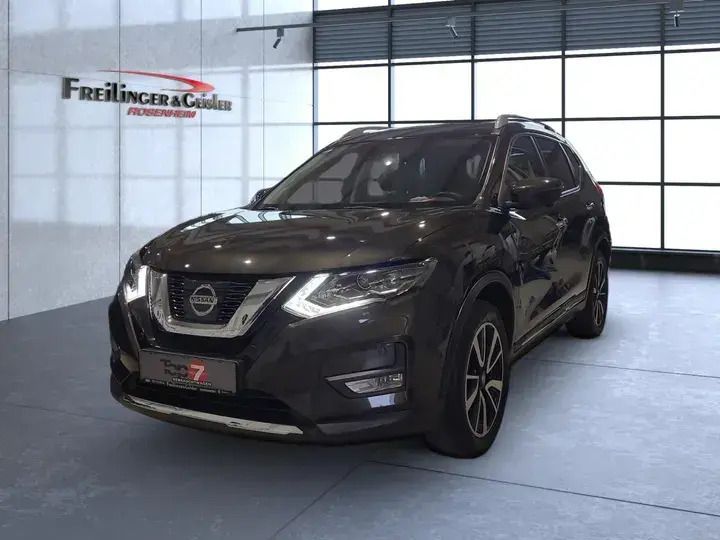 Schwarz Gebraucht 2017 Nissan X-Trail Tekna SUV | 18.838 € (Teuer) - Bild 1/4