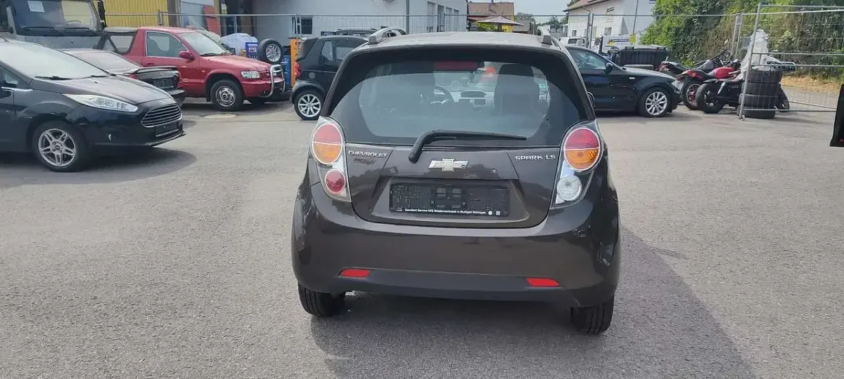 Gebraucht Chevrolet Spark LS 82 PS (60 kW) 2011 Coconut champagne met Kleinwagen