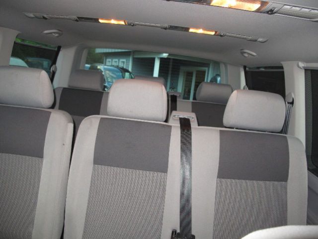 Gebraucht VW T5 Comfortline 140 PS (102 kW) 2015 Grau metallic Van