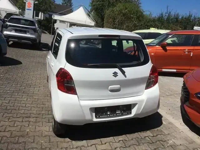 Gebraucht Suzuki Celerio Club 68 PS (50 kW) 2016 Weiß Kleinwagen