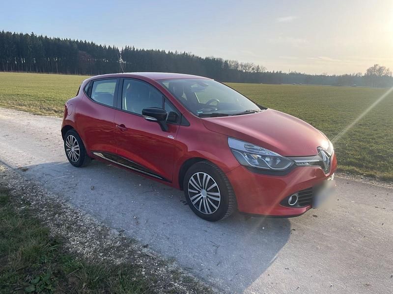 Gebraucht Renault Clio IV Dynamique 90 PS (66 kW) 2013 Rot Kleinwagen