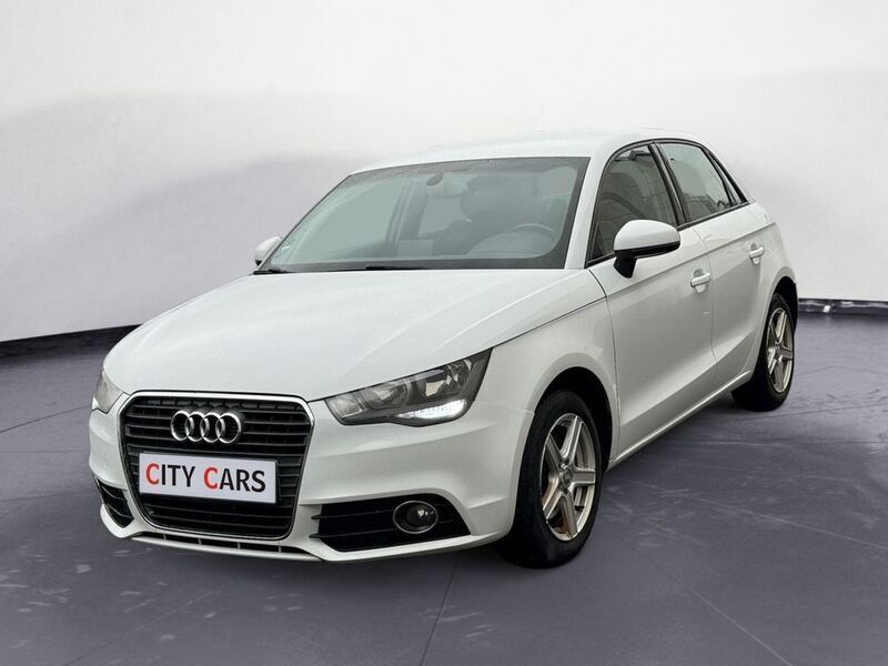 Weiß Gebraucht 2013 Audi A1 Sportback Ambition Kleinwagen | 5.990 € (Superpreis) - Bild 1/4