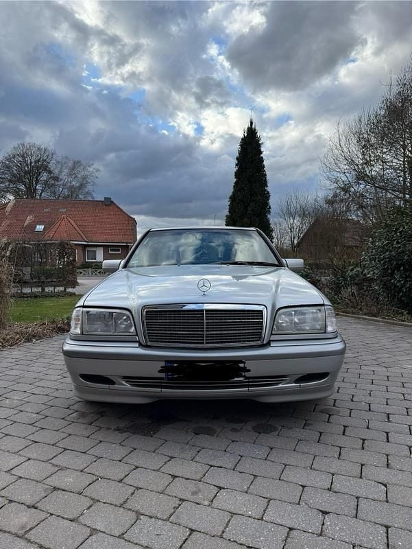 Gebraucht Mercedes C180 122 PS (89 kW) 1997 Silber Limousine