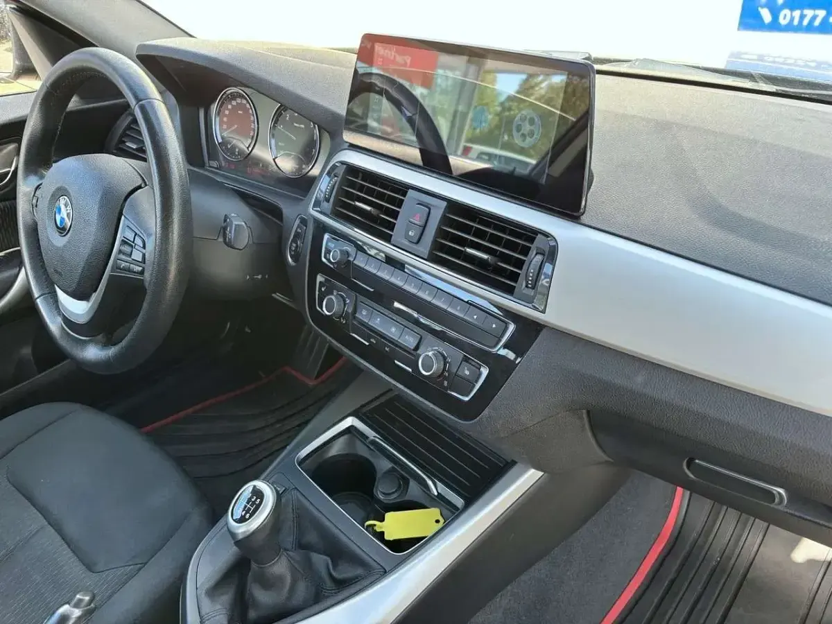 Gebraucht BMW 118 Basis 136 PS (100 kW) 2018 Schwarz Kleinwagen