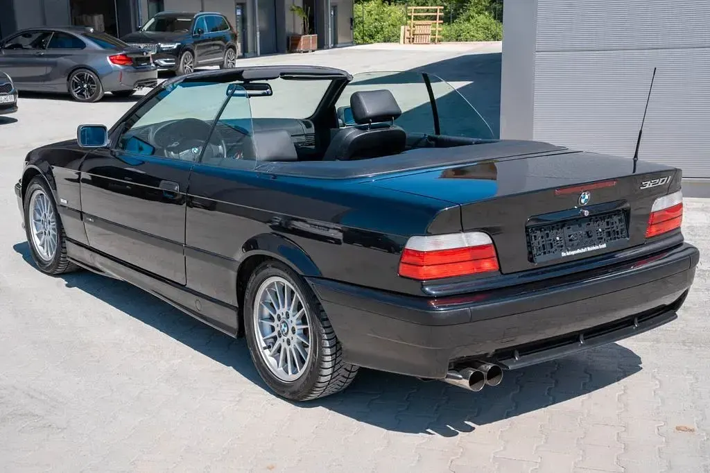 Gebraucht BMW 320 Cabriolet M Sport 150 PS (110 kW) 1998 Schwarz Cabrio