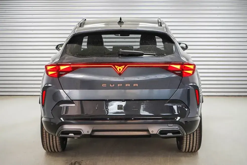 Nowe Cupra Formentor 150 KM (110 kW) 2026 Szary SUV
