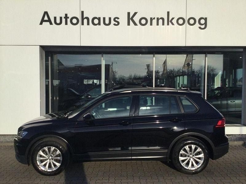 Deep black (metallic) Gebraucht 2020 VW Tiguan Trendline SUV | 18.990 € (Superpreis) - Bild 1/4