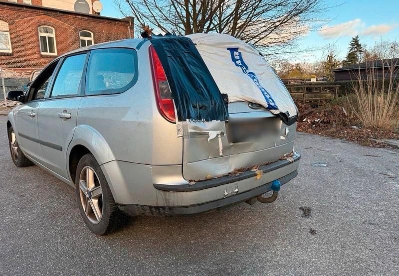 Gebraucht Ford Focus 100 PS (73 kW) 2007 Silber Kombi