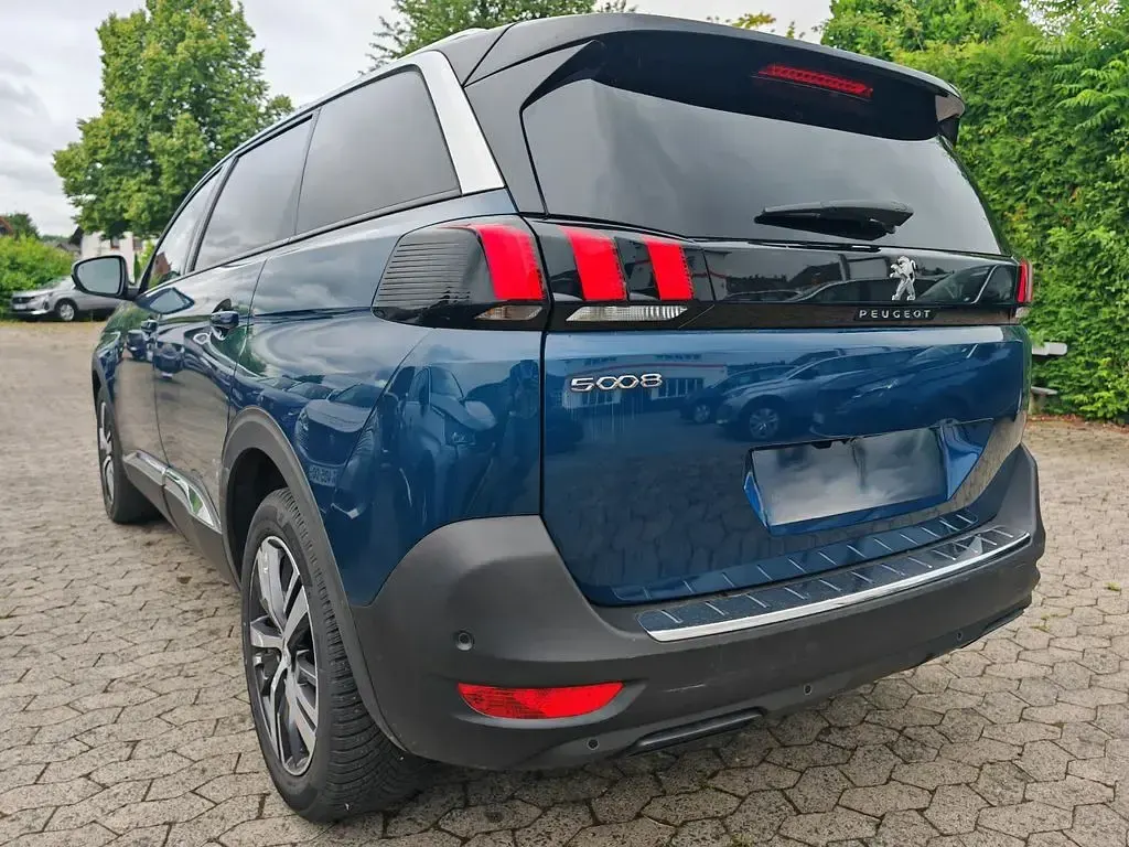 Gebraucht Peugeot 5008 Allure 131 PS (96 kW) 2023 Blau SUV