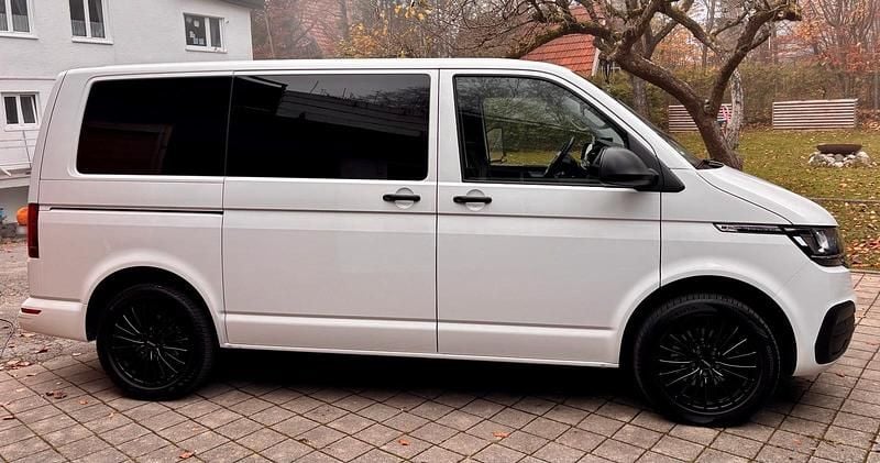 Gebraucht VW Multivan 110 PS (80 kW) 2020 Weiß Van / Kleinbus