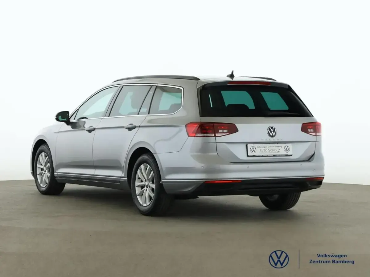 Gebraucht VW Passat Business 150 PS (110 kW) 2022 Silber Kombi