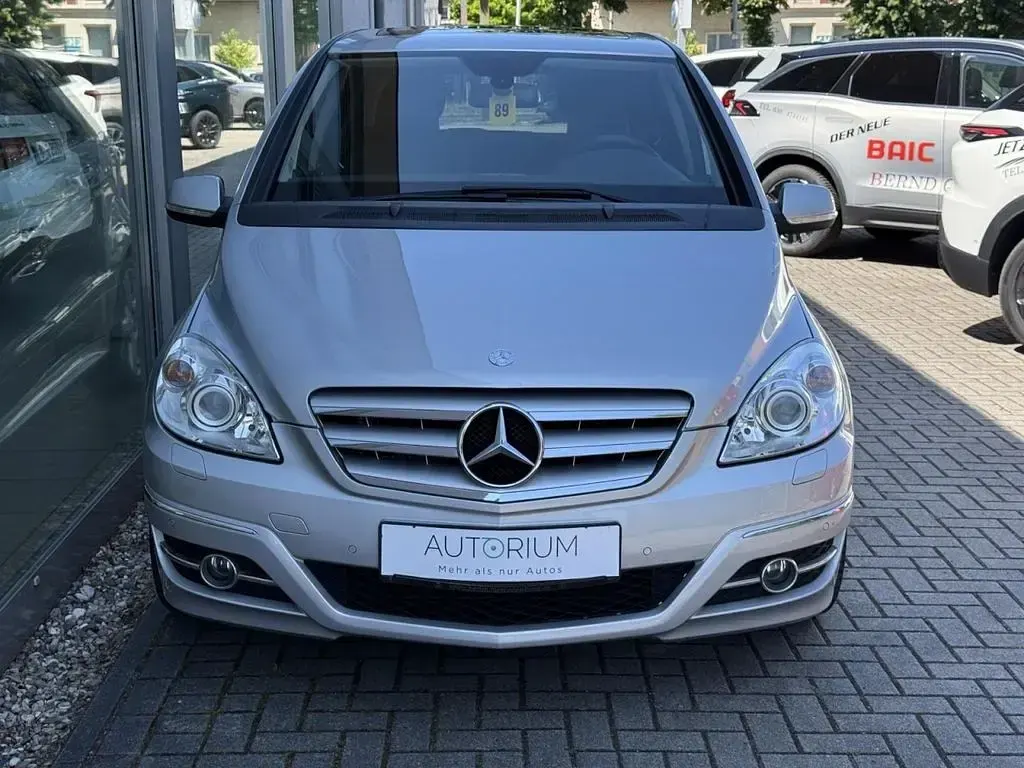 Gebraucht Mercedes B200 193 PS (141 kW) 2009 Silber Van / Kleinbus