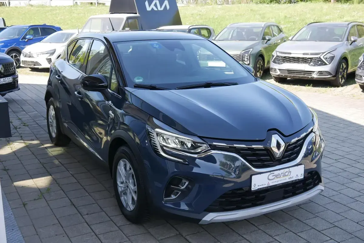 Gebraucht Renault Captur 101 PS (74 kW) 2021 Blue rpe + black gne SUV