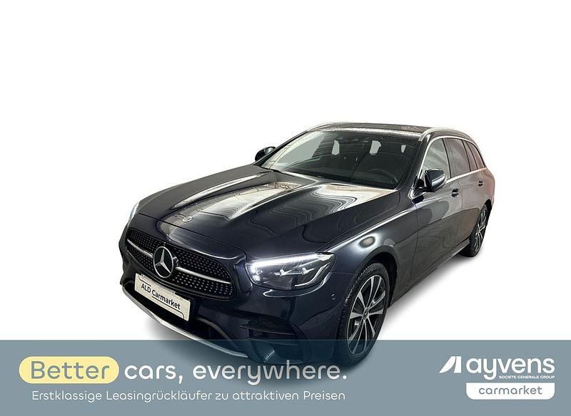 Gebraucht Mercedes E300 AMG line 194 PS (142 kW) 2022 Nautikblau  metalliclack Limousine