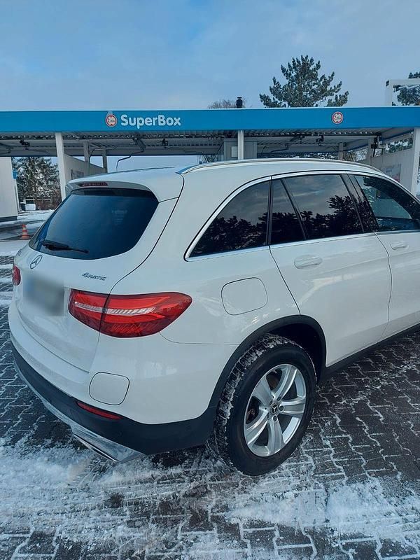 Gebraucht Mercedes GLC350 320 PS (235 kW) 2018 Weiß SUV
