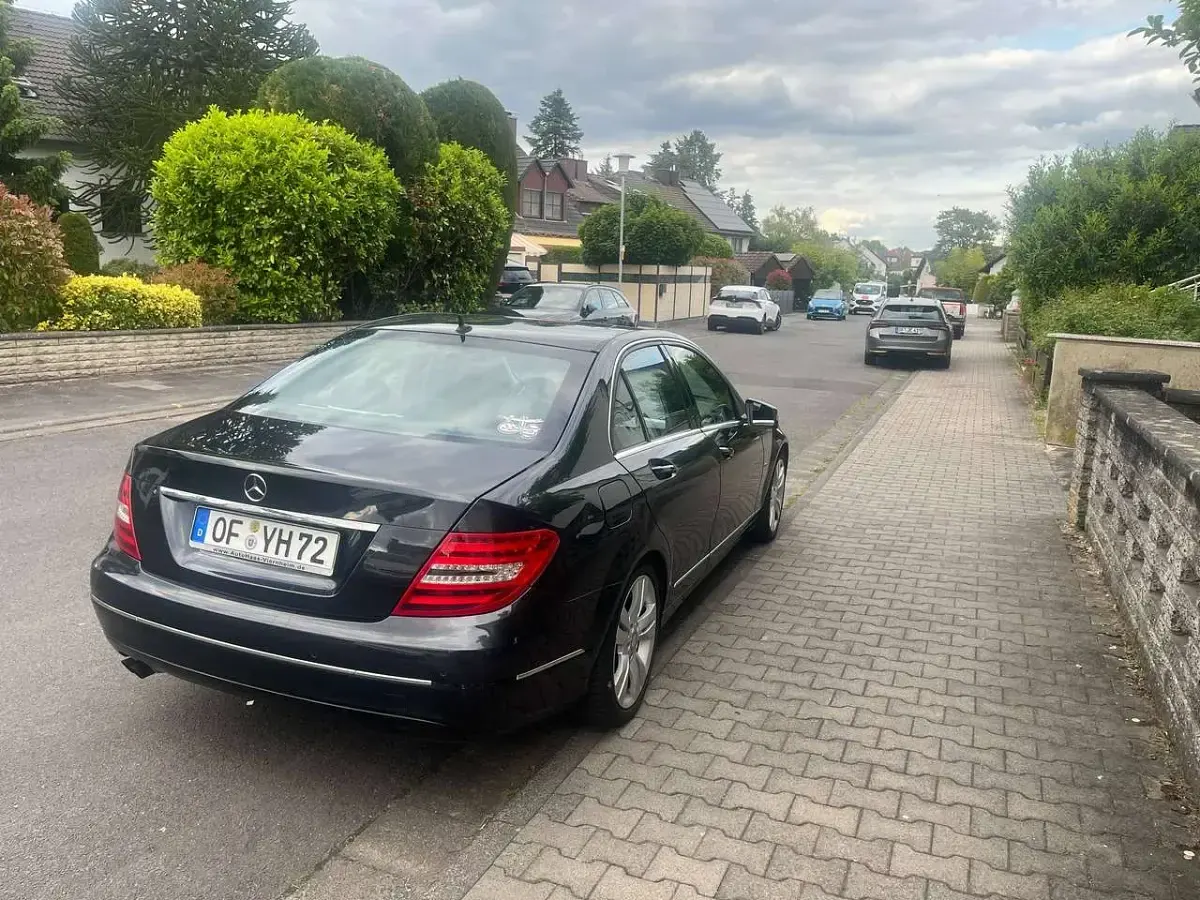 Gebraucht Mercedes C200 Avantgarde 136 PS (100 kW) 2011 Limousine