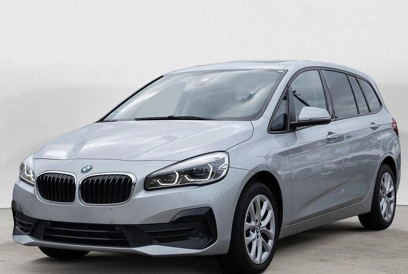Silber Gebraucht 2021 BMW 218 Van / Kleinbus | 12.950 € (Superpreis) - Bild 1/4