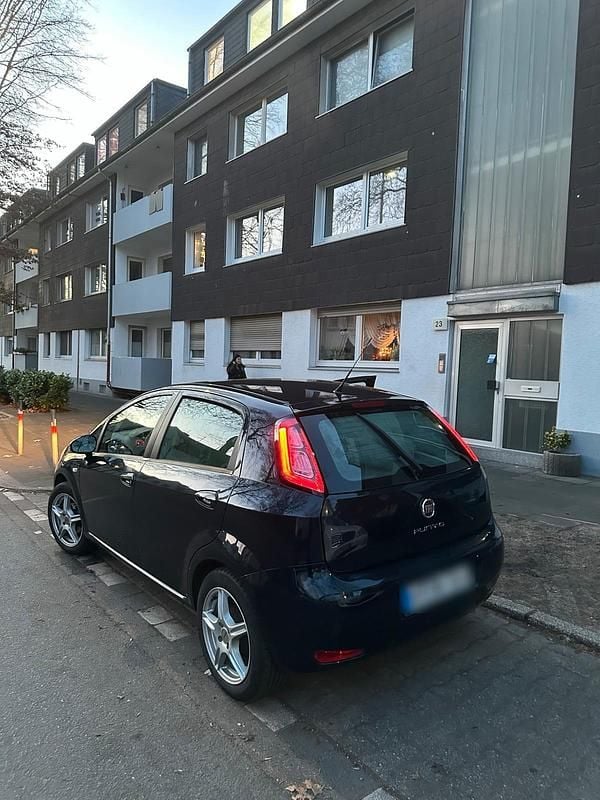 Blau Gebraucht 2012 Fiat Punto Kleinwagen | 1.950 € (Guter Preis) - Bild 1/3