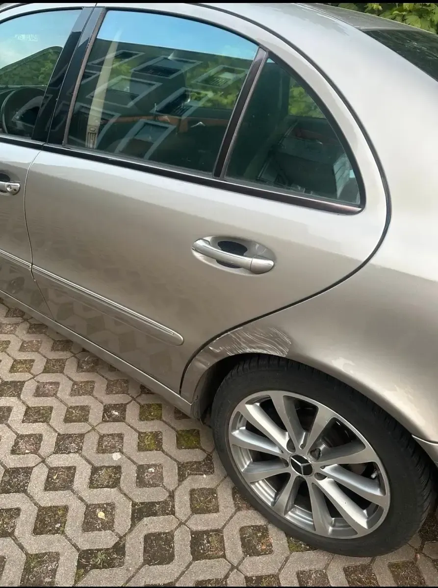 Gebraucht Mercedes E240 177 PS (130 kW) 2003 Gold Limousine