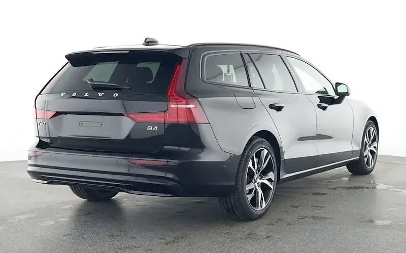 Gebraucht Volvo V60 Plus 197 PS (144 kW) 2025 Onyx schwarz Kombi