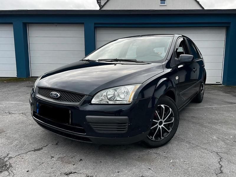 Blau Gebraucht 2006 Ford Focus Kleinwagen | 2.700 € (Fairer Preis) - Bild 1/4