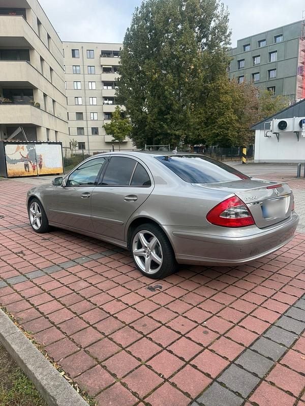 Gebraucht Mercedes E200 136 PS (100 kW) 2006 Grau Limousine