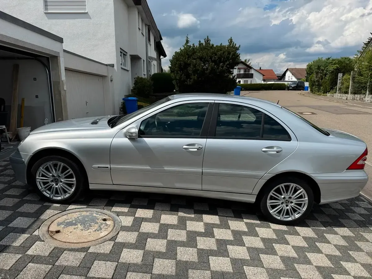 Gebraucht Mercedes C200 Sport Edition 122 PS (89 kW) 2005 Silber Limousine