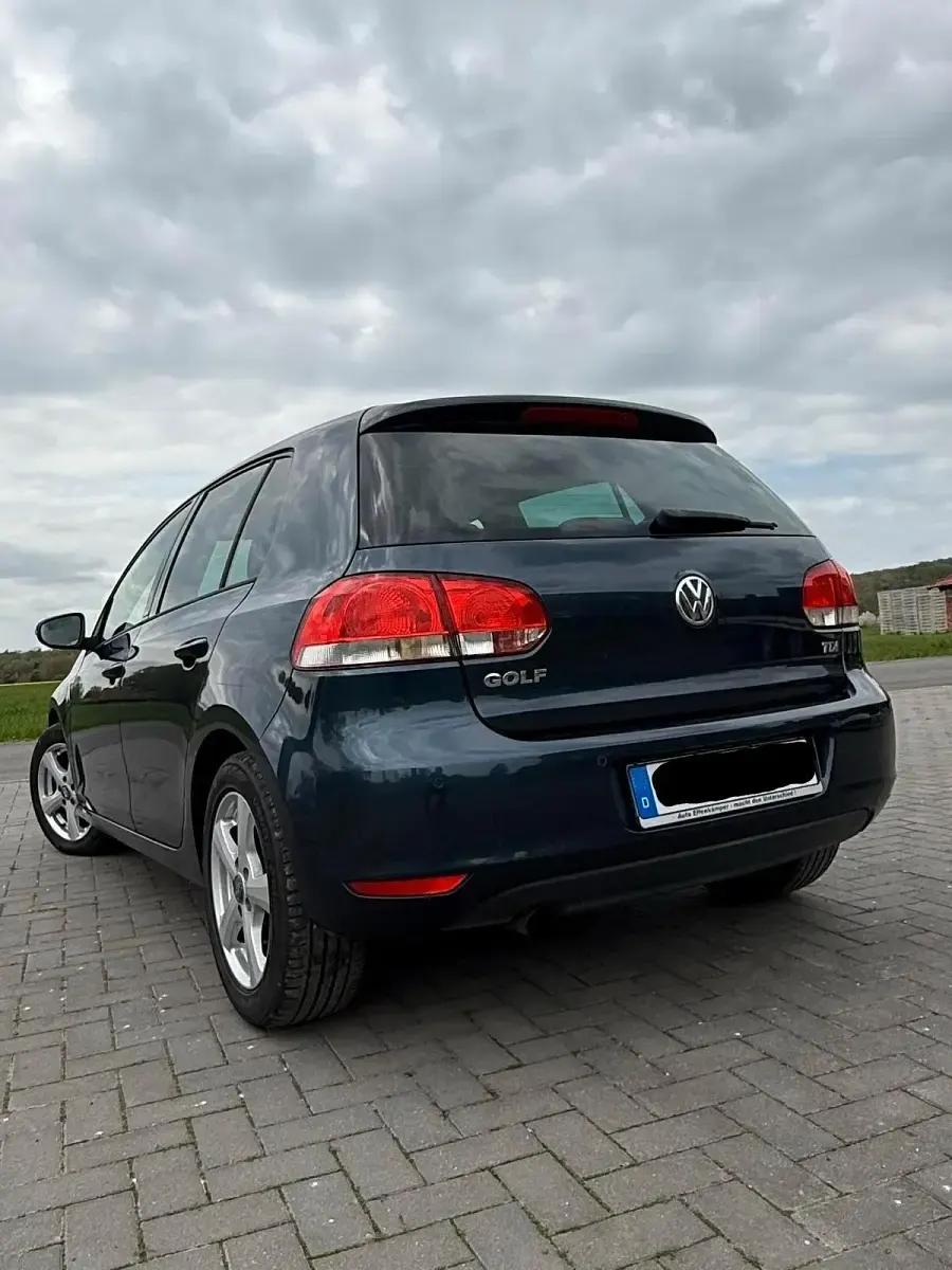 Gebraucht VW Golf VI Style 105 PS (77 kW) 2011 Blau Kleinwagen