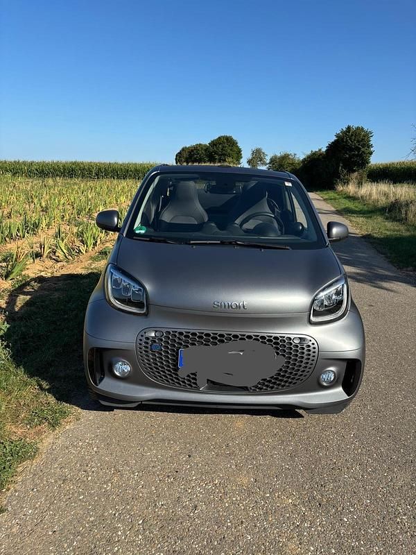 Grau Gebraucht 2020 Smart ForTwo Electric Drive Cabrio | 13.200 € (Etwas zu teuer) - Bild 1/4