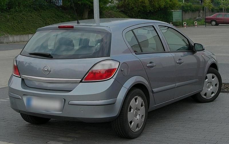 Gebraucht Opel Astra 116 PS (85 kW) 2009 Grau Limousine