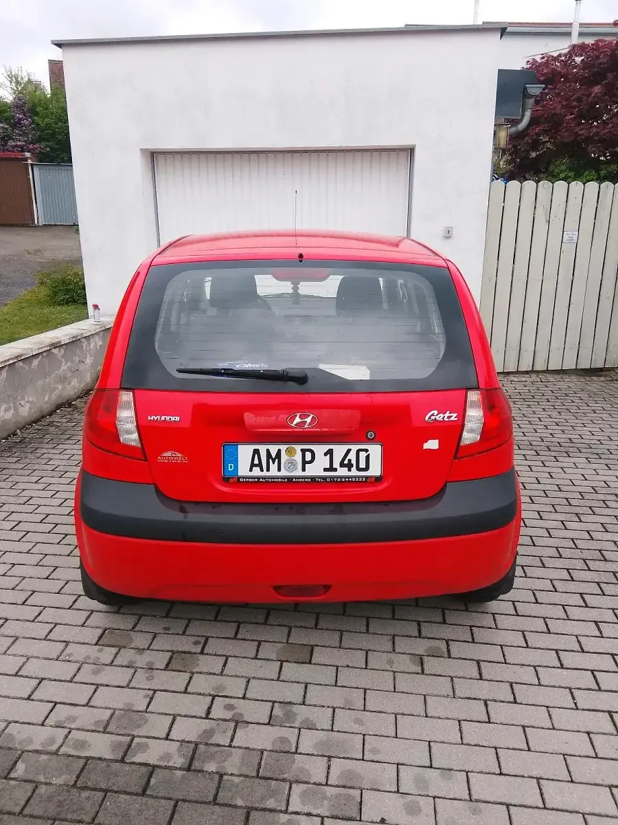 Second-hand Hyundai Getz 66 CP (48 kW) 2009 Roșu Hatchback