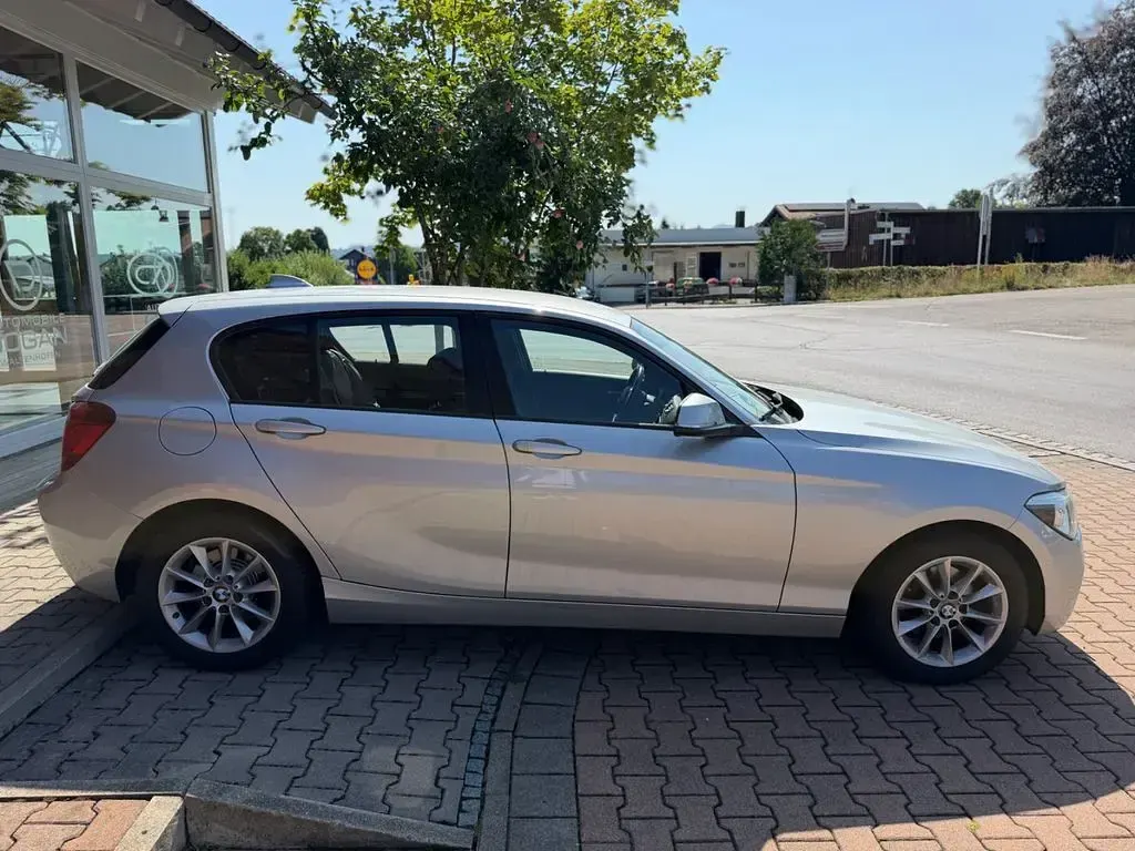 Gebraucht BMW 120 Sport Line 184 PS (135 kW) 2015 Silber Kleinwagen