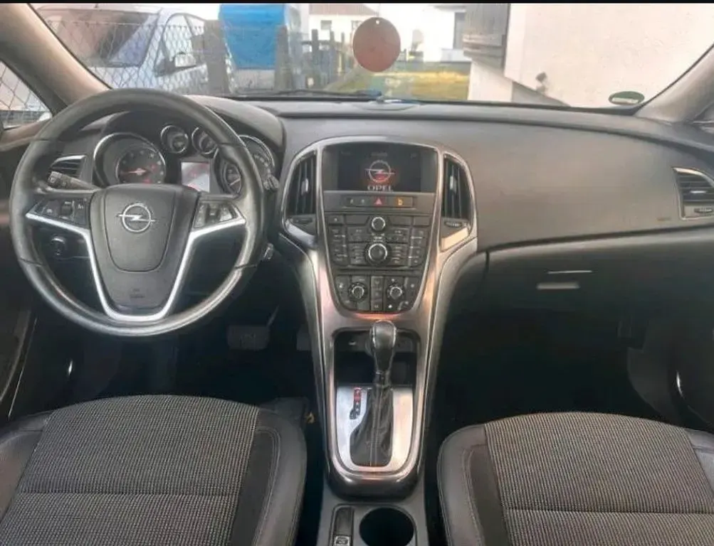 Gebraucht Opel Astra 160 PS (117 kW) 2011 Schwarz Kombi