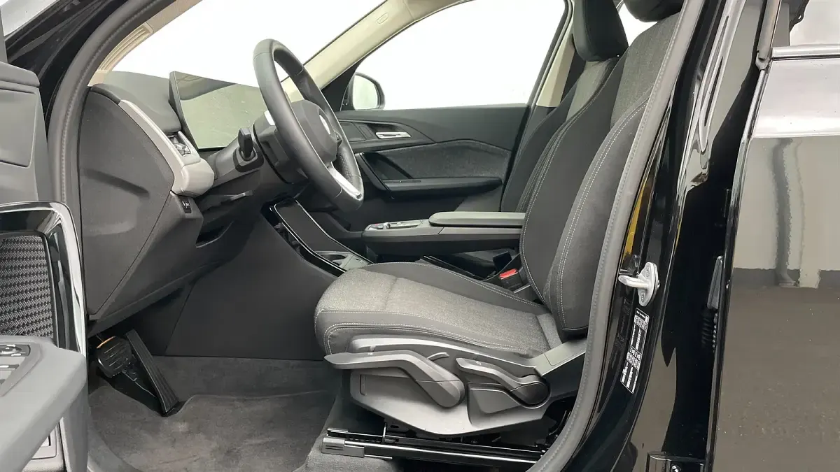 Gebraucht BMW X1 Efficient Dynamics 170 PS (125 kW) 2025 Saphirschwarz metallic SUV
