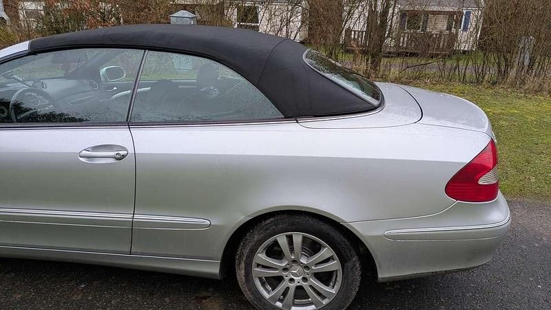 Gebraucht Mercedes CLK200 184 PS (135 kW) 2009 Grau Cabrio