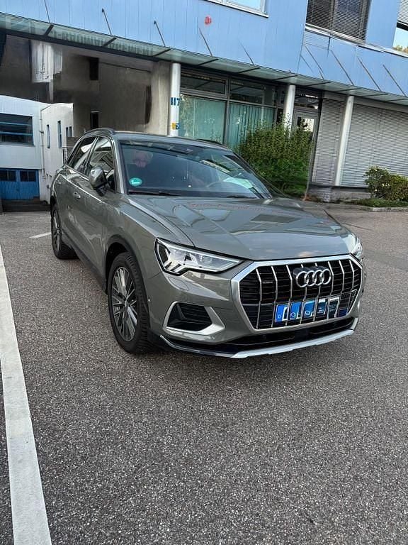 Grau Gebraucht 2019 Audi Q3 Sport SUV | 29.500 € (Fairer Preis) - Bild 1/4